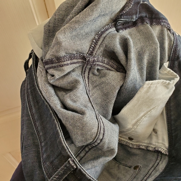 SOLD Hudson Jeans Beth Crop Baby Boot Jeans - Picture 8 of 8